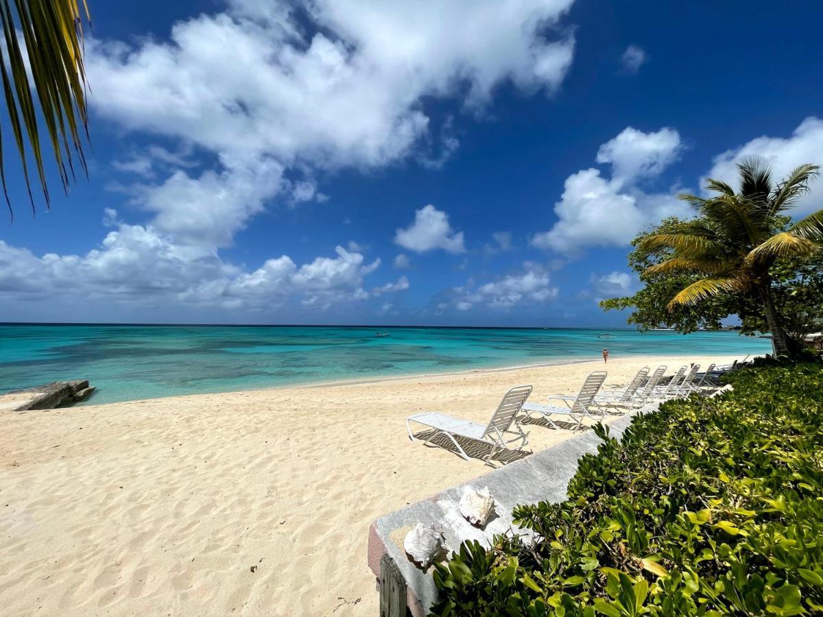 Osprey Beach Hotel Cockburn Town Bagian luar foto