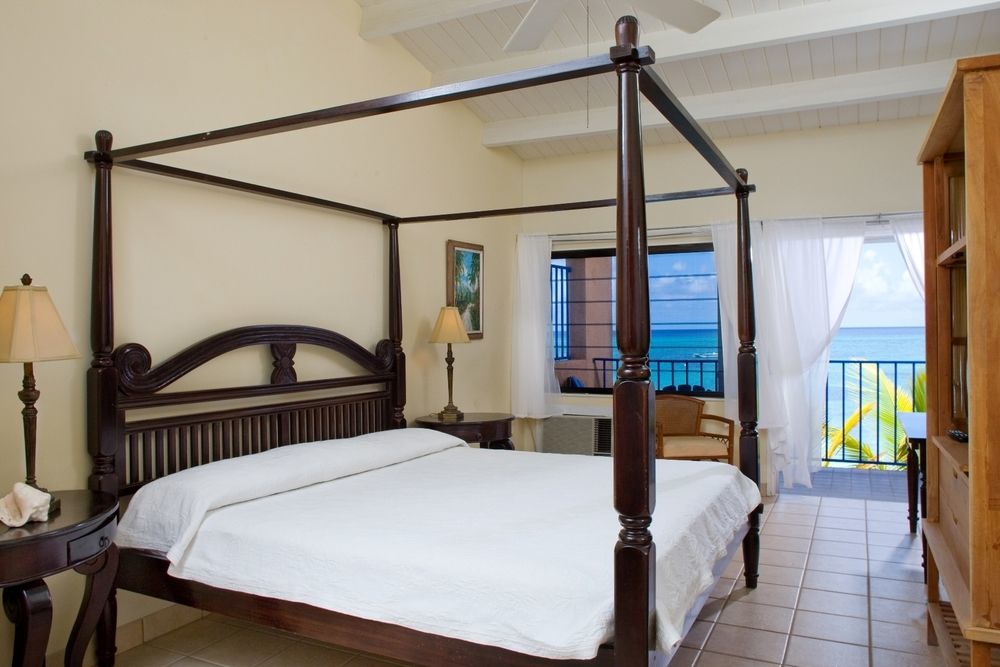Osprey Beach Hotel Cockburn Town Bagian luar foto