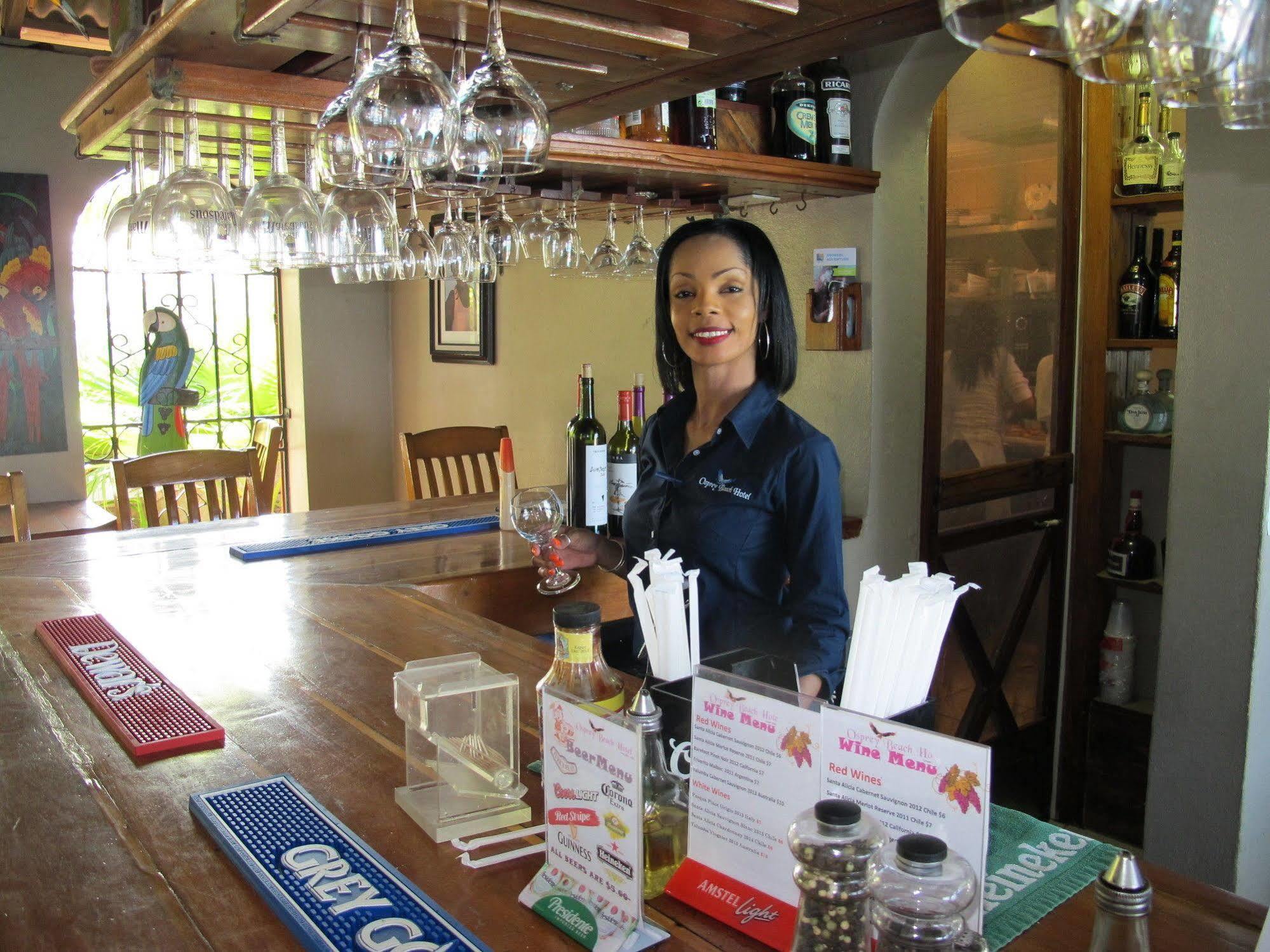 Osprey Beach Hotel Cockburn Town Bagian luar foto