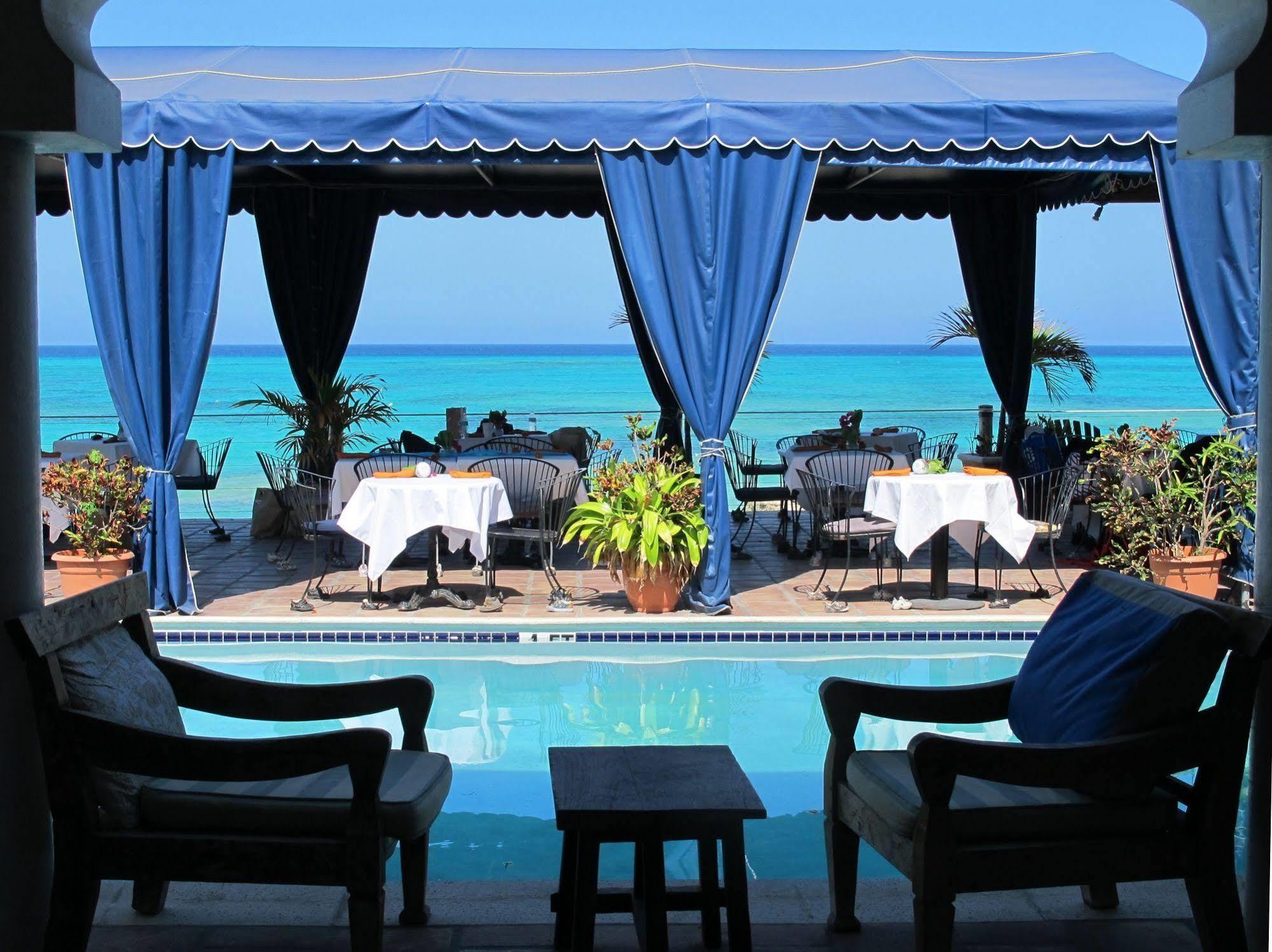 Osprey Beach Hotel Cockburn Town Bagian luar foto